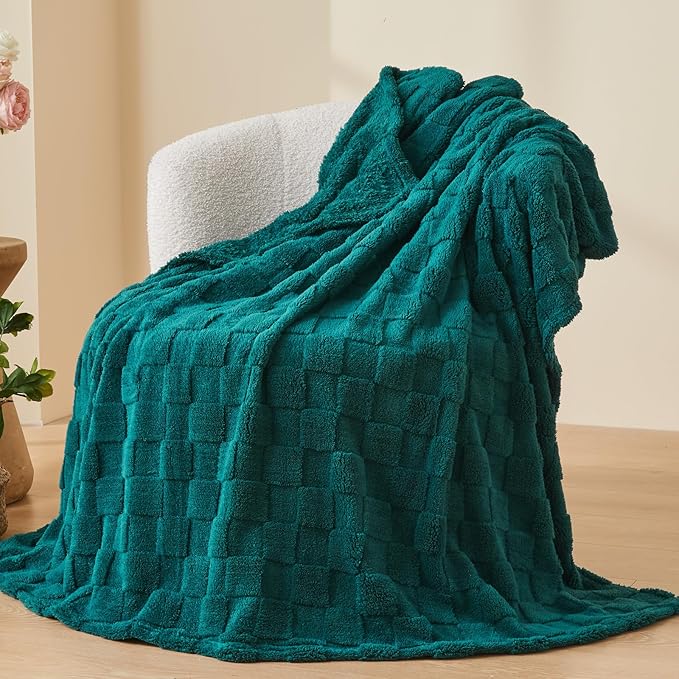 NEWCOSPLAY Super Soft Queen Blanket Dark Teal Premium Silky Flannel Fleece 3D Checkered Lightweight Bed Blanket All Season Use (Dark Teal Checkered, Queen(90"x90"))