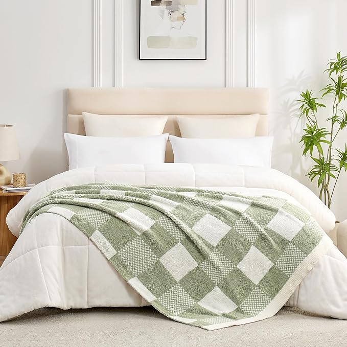 Snuggle Sac Checkered Blanket, Sage Green Throw Blanket for Couch Checker Microfiber Warm Fuzzy Cozy Soft Oversized Throw XL Reversible Checkerered Blankets for Sofa, Chair, Bed, 50x70 inches