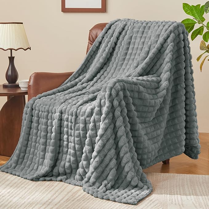 BEDELITE Updated Grey Throw Blanket for Couch and Bed- Super Soft and Warm 3D Checkered Fluffy Fuzzy Fleece Blanket, Luxurious Plush Cozy Blanket for Room Decor Spring, 50x60 inches