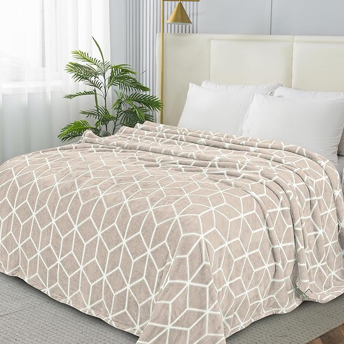 Elegant Comfort Luxury Velvety-Soft Coral Flannel Blanket Micro-Velour Ultra-Softness Fuzzy Plush, King/California King, Cream
