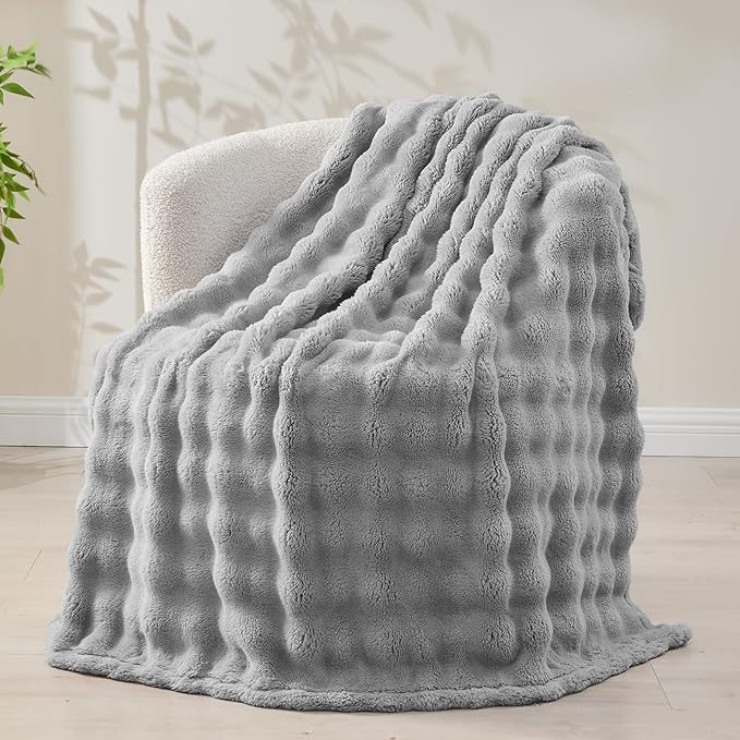 NEWCOSPLAY Queen Blanket for Couch Grey Super Soft Flannel Fleece 3D Bubble Lightweight Bed Blanket All Season Use (Grey, Queen(90"x90"))