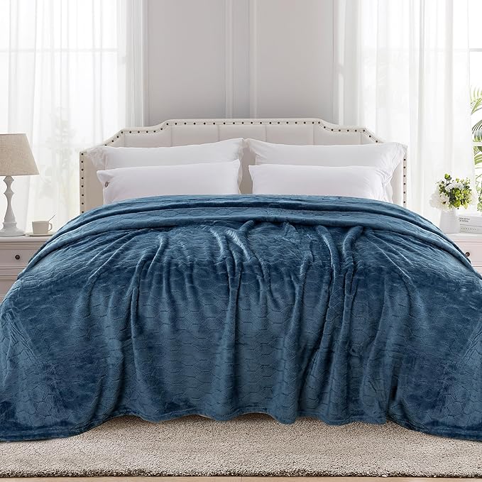TOONOW Fleece Bed Blanket King Size 90x108 inches, Super Soft Fluffy Fuzzy Plush Blanket Geometric Pattern Cozy Microfiber Flannel Blankets for Couch, Bed, Sofa, Navy Blue