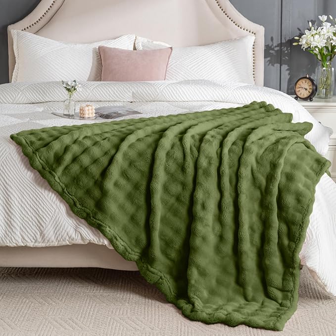 Faux Fur Bed Blankets King Size Green, Soft Fluffy Bubble Blanket for Couch Sofa, Thick Warm Plush Fuzzy Rabbit Fur Large Blanket for All Season Use, 90"X 90"