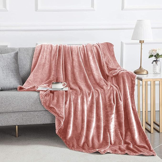 MOONLIGHT20015 Fleece Blanket - Super Soft Fuzzy Baby Pink Throw Blanket for Couch and Sofa - Lightweight Luxury 400 GSM Microfiber Fluffy Bed Blankets and Throws, 50 x 60 Inches (Throw/Travel)