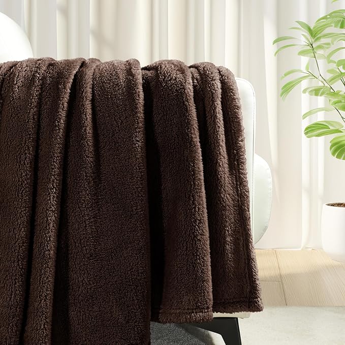 Exclusivo Mezcla Soft Fleece Throw Blanket for Couch, Super Soft Velvet Plush Fleece Blankets, Fuzzy Cozy and Warm for Winter, 50x60 Inches, Coffee