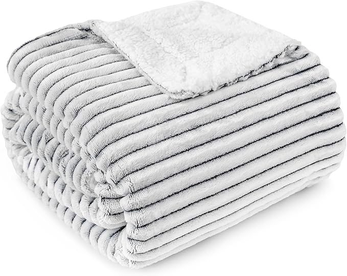 PAVILIA Black and White Sherpa Fleece Throw Blanket for Couch Twin, Soft Plush Fuzzy Blankets, Fluffy Flannel Sherpa Blanket for Bed, Warm 3D Ribbed Winter Blanket Gift, 60x80 inches