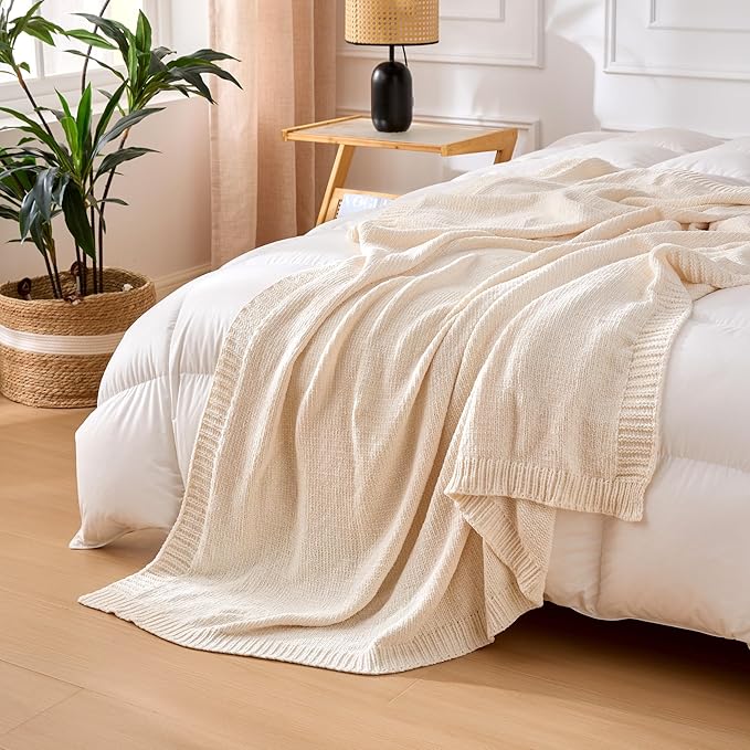 Amazon Basics Chunky Chenille Knit Microfiber Throw Blanket for Couch, Bed and Sofa, Soft and Warm Lightweight Jersey, 60"×80", White