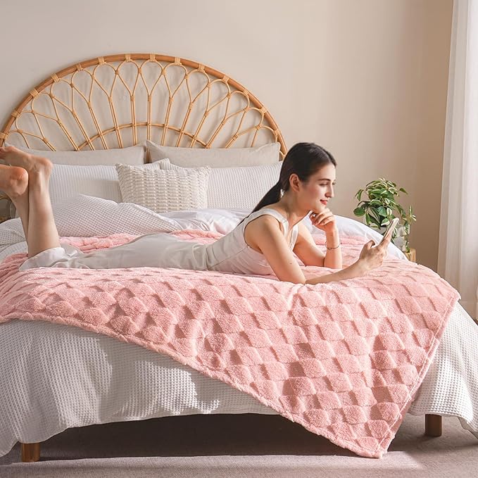 Pink Throw Blanket for Couch Sofa Bed 50x60 inches,Fleece Blankets Microfiber Flannel with Diamond Checkered Pattern Lightweight Plush Soft Cozy Gifts for Women Mom Girls,Light Pink
