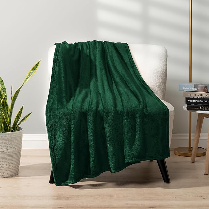 PAVILIA Fleece Blanket Throw Twin Size | Super Soft, Plush, Luxury Flannel Throw | Lightweight Microfiber Blanket for Sofa Couch Bed (Emerald Green, 60x80 inches)