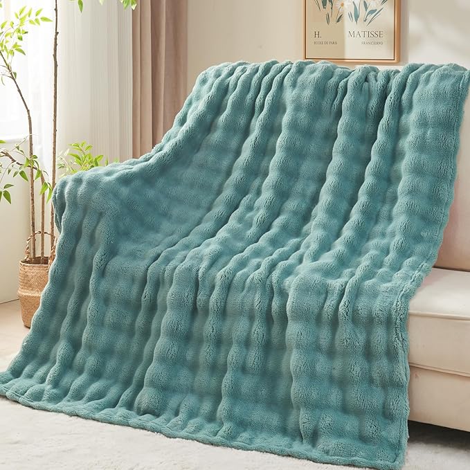 NEWCOSPLAY King Blanket for Couch Light Teal Super Soft Flannel Fleece 3D Bubble Lightweight Bed Blanket All Season Use (Light Teal, King(90"x110"))