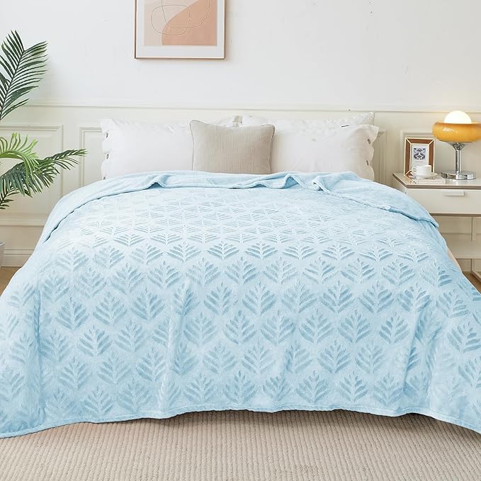 Exclusivo Mezcla Queen Size Fleece Blanket for Bed, Super Soft and Cozy Blankets All Season Use, Leaves Pattern, Plush Fuzzy Lightweight, Ice Blue, 90x90 Inch