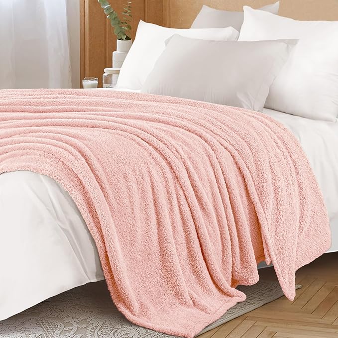 Exclusivo Mezcla Fleece Light Pink Throw Blanket for Couch Sofa, Ultra Soft, Lightweight and Fluffy Blankets for Women, All Season, 50x60 Inches