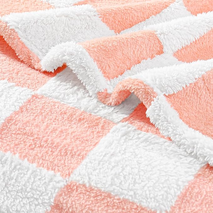 Exclusivo Mezcla Fleece Blanket Twin Size, Cozy Lightweight and Fuzzy Checkered Blankets for Couch or Bed, Suitable for All Seasons, Pink, 60" x 80"