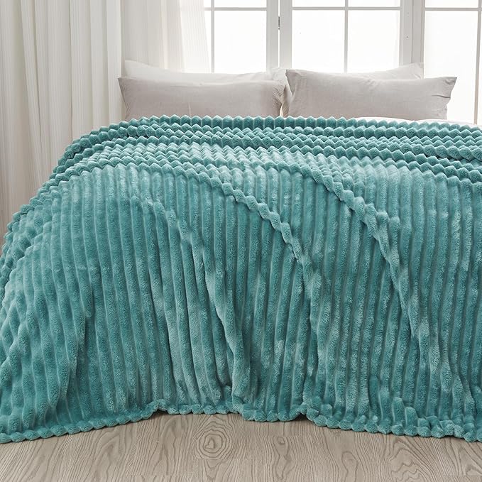 NEWCOSPLAY Super Soft King Blanket Light Teal Premium Silky Flannel Fleece 3D Ribbed Jacquard Lightweight Bed Blanket All Season Use (Light Teal Ribbed, King(90"x110"))