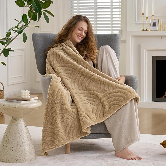Joiedomi Throw Blanket for Couch, Soft Fleece Blankets Gifts for Women Mom Girls, 280GSM Cozy Cute Soft Throw Home Room Decor Aesthetic Gifts 50x60 Inches