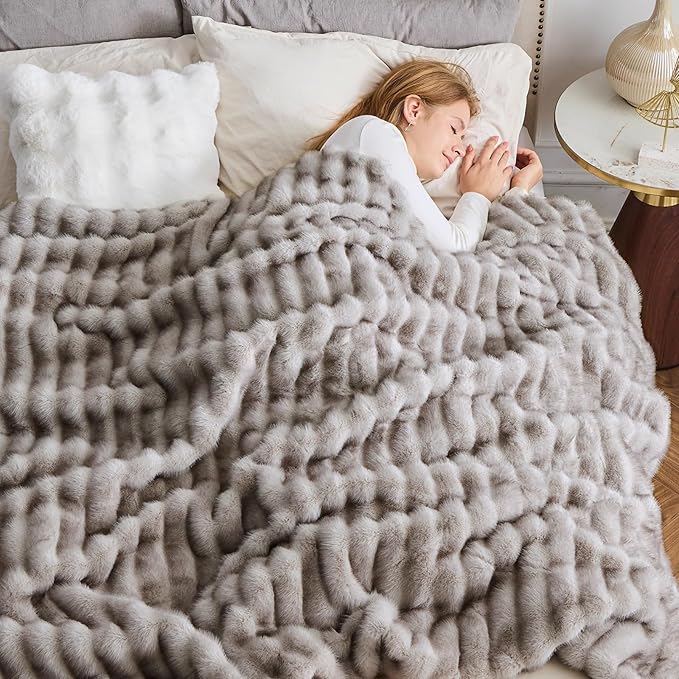 NEWCOSPLAY Faux Fur Throw Blanket Grey Luxury Fluffy Thick Warm Blanket for Couch Sofa Bed 1000GSM (Stripe Grey Thick, Throw(50"x60"))