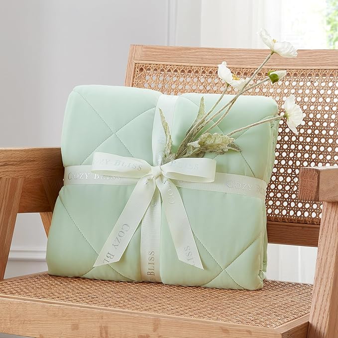 Cozy Bliss Cooling Blanket for Hot Sleepers Queen Size, Q-Max 0.45 Cooling Comfort, Cold Blankets for Night Sweats Sleeping, Ultra-Cool Lightweight Breathable Summer Blanket for Bed, Mint Green