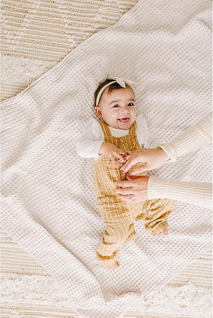 Konssy Waffle Baby Blanket - Soft & Cozy Nursery Swaddle Blanket, Lightweight Toddler Throw for Boys & Girls, Ideal for Wrapping (Oat)