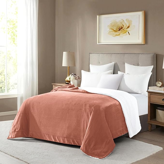 Mocassi Premium Ultra-Soft Flannel Fleece Sherpa Throw Blanket - Warm Cozy Reversible Plush Micromink Blanket for Couch, Bed and Sofa - Fluffy, Christmas Winter Bedding Gift, Twin XL, Coral