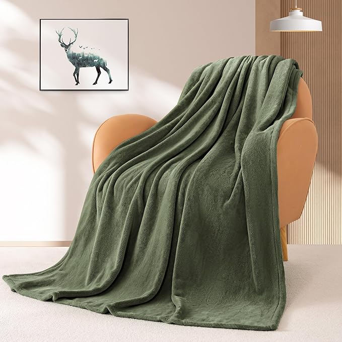 BEAUTEX Fleece Blanket King Size Super Soft Flannel Throw Blanket Lightweight Fuzzy Plush Blanket for Couch Sofa or Bed All Seasons (Olive Green, 108" x 90")