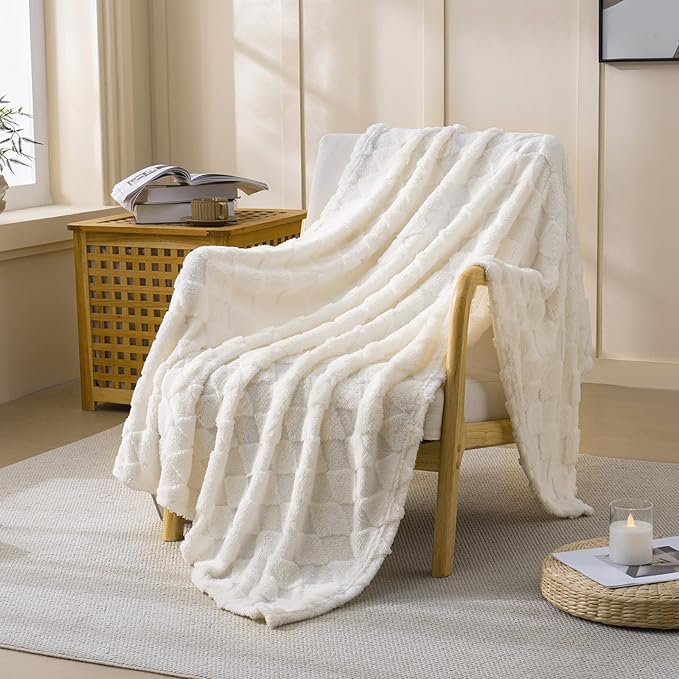 White Throw Blanket for Couch Sofa Bed 50x60 inches,Fleece Blankets Microfiber Flannel with Diamond Checkered Pattern Lightweight Plush Soft Cozy Gifts for Women Mom Girls