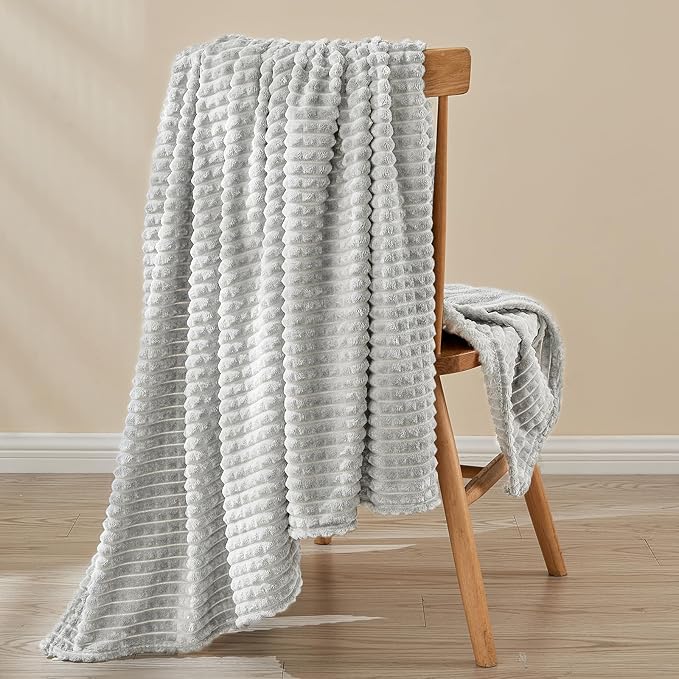 EMME Fleece Throw Blanket Luxury Flannel for Couch Bed Sofa Chair, Soft, Plush, Warm and Cozy Blanket with Geometric Grid Design (Light Grey, 50'' x 60'')