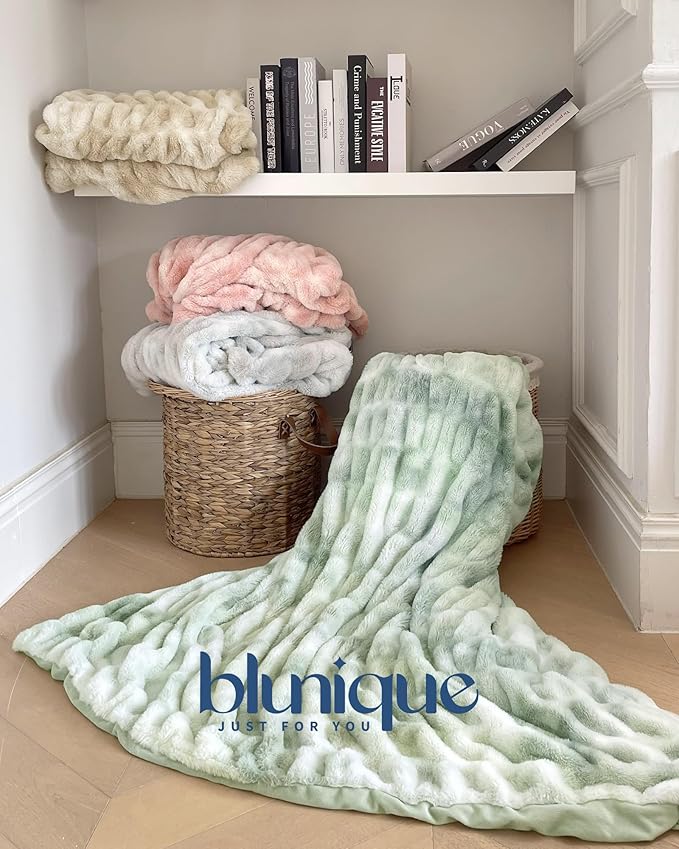 Ultra Soft Faux Rabbit Fur Throw Blanket, Cozy Fuzzy Blanket for Couch Bed, Plush Warm Decor Gifts, Luxury Thick Fluffy Blanket for Women,50x60 inches, Tie-Dyed in Pink