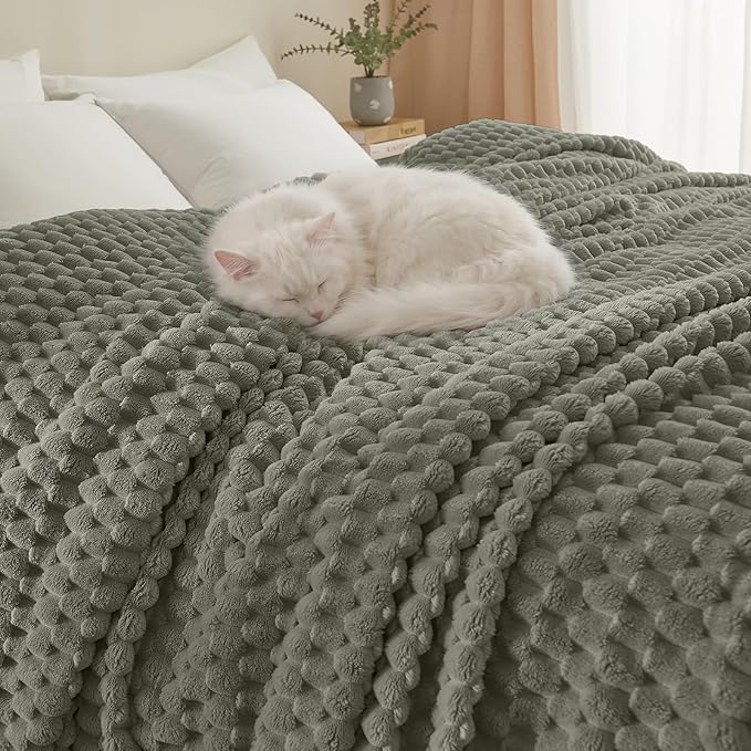 PHF Ultra Soft Flannel Fleece Blanket King Size, Lightweight 3D Jacquard Fleece Blanket, No Shedding, No Pilling, Luxury 340GSM Aesthetic Fluffy Cozy for Bed Room Decor, 108"x90", Dusty Sage