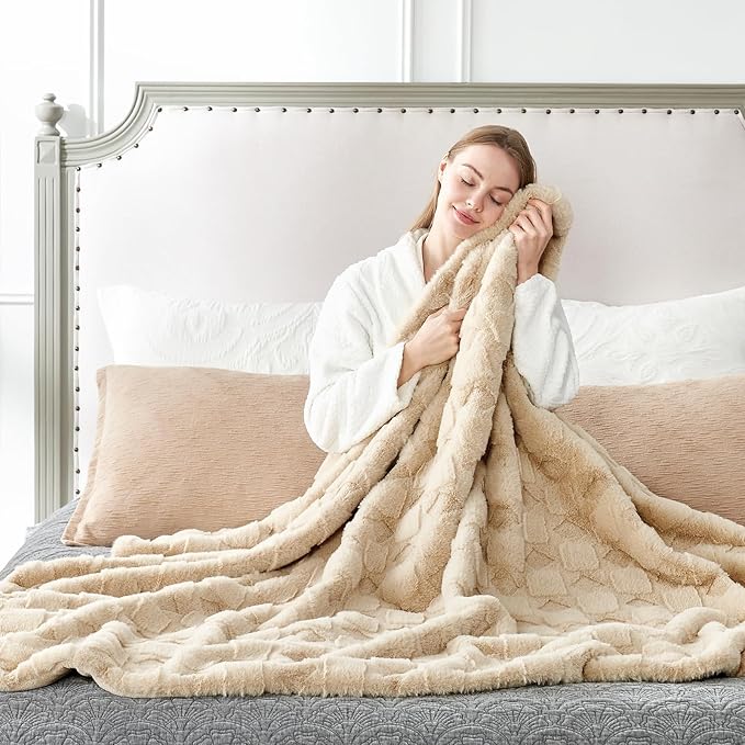 Cozy Bliss Faux Fur Textured Throw Blanket for Couch Super Soft Fuzzy Checkered Bed Blanket Gift for Women Premium 3D Geom Jacquard All Season Use Khaki Beige 50"*60"