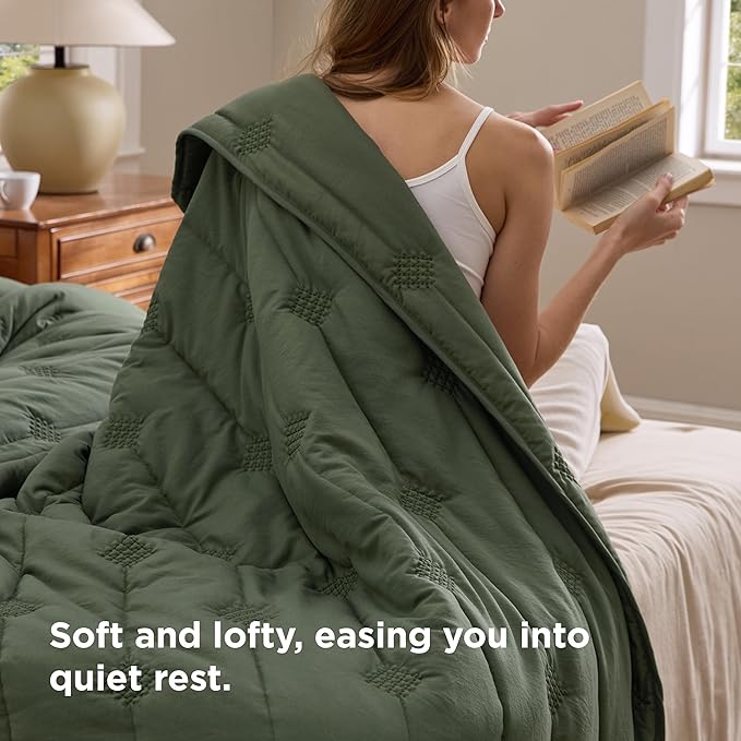 Bedsure King Size Quilt Sets – Ultra Soft Lightweight Green Bedspread Coverlet with 2 Pillow Shams, Breathable & Cozy Quilted Bedding, All Season Bedroom Decor, 3 Piece (106x96 Inches)
