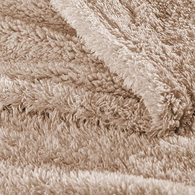 Exclusivo Mezcla Fleece Twin Size Bed Blanket, Ultra Soft, Lightweight and Fuzzy Camel Blanket for Women, Home Decor, 60x80 Inches