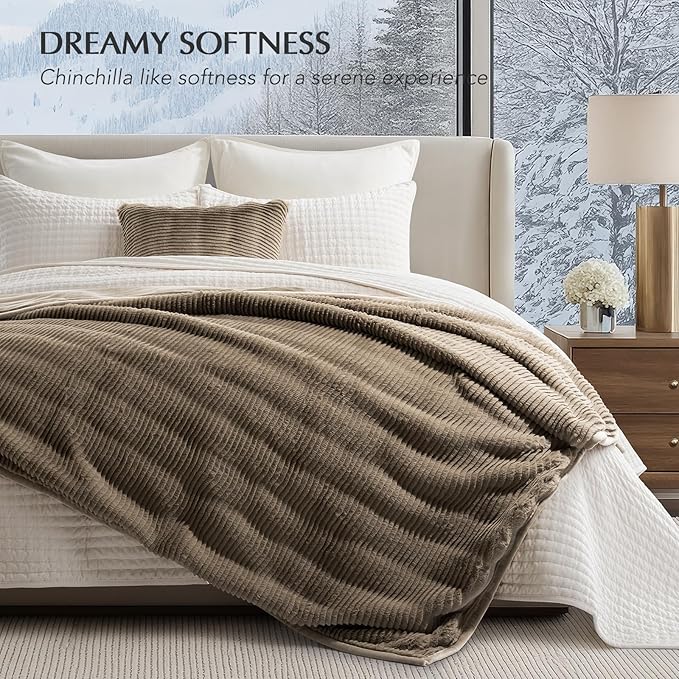 EVERGRACEHOME Ultra Soft Faux Fur Throw Blanket for Couch, Luxury Sculpted Texture Faux Rabbit Fur Blanket for Bed, Fluffy Thick Plush Warm Fuzzy Throw, 920GSM (Natural Tan, 60''x80'')