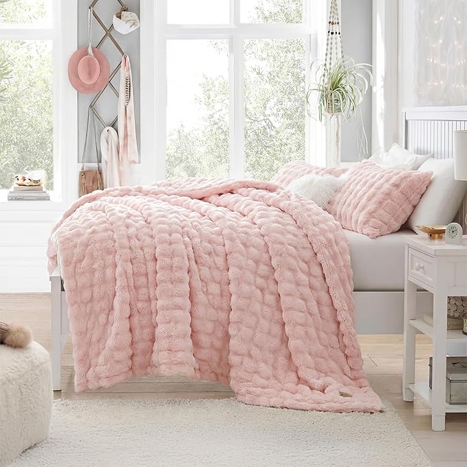 Bedsure 3D Fleece Bubble Blanket for Couch - GentleSoft Pink Throw Blanket for Sofa Bed Room Decor - Luxury Soft Cozy Spring Gifts for Girls Women, Lightweight, All Seasons, Crystal Pink, 50"×60"