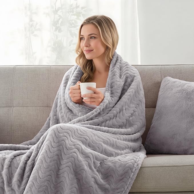 Exclusivo Mezcla Queen Blanket for Bed, Cozy Lightweight Fleece Blankets for All Season, Decorative Giftable Fuzzy Plush Wave Textured Suitable for Women, Men, Light Grey, 90x90 Inches