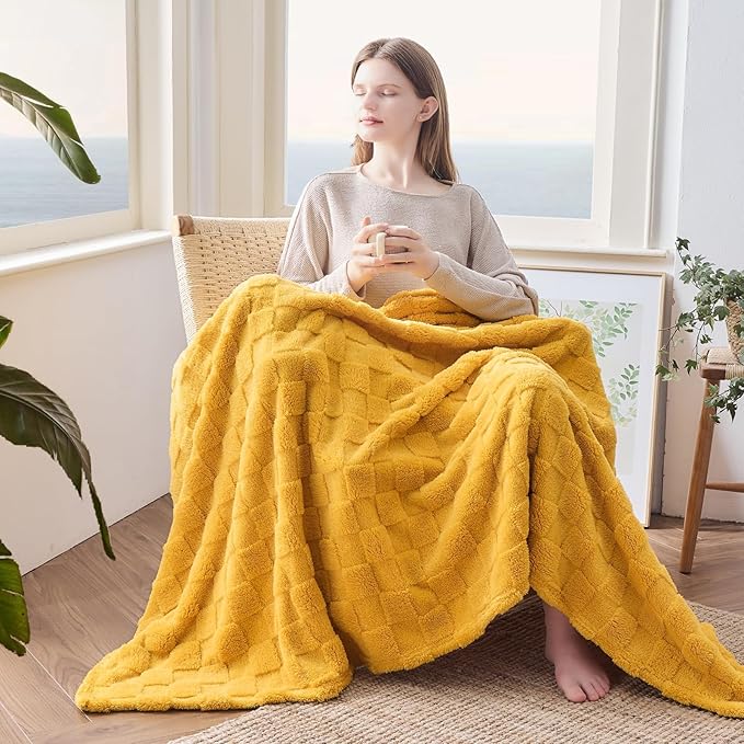 NEWCOSPLAY Super Soft Queen Blanket Mustard Yellow Premium Silky Flannel Fleece 3D Checkered Lightweight Bed Blanket All Season Use (Mustard Yellow Checkered, Queen(90"x90"))