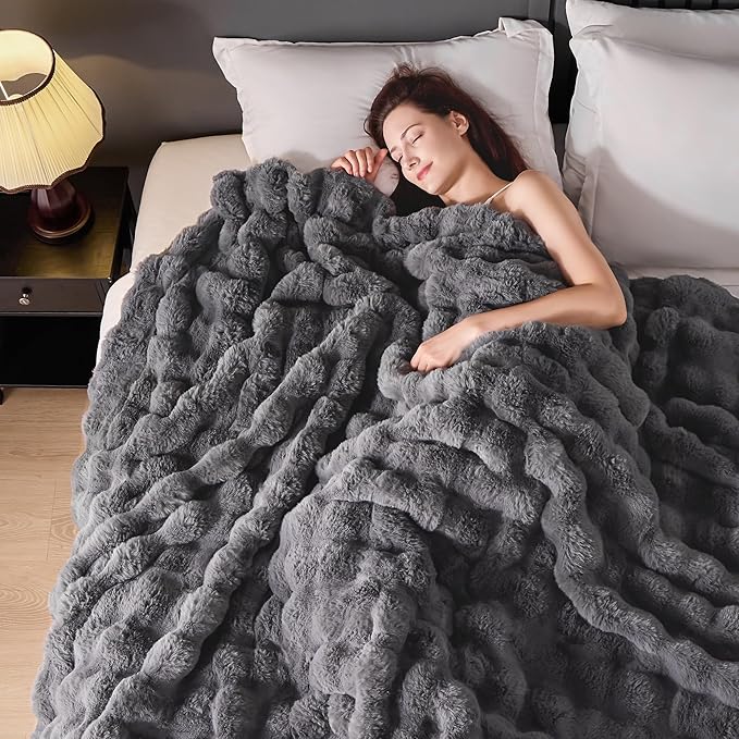 Luxury 1000GSM Faux Rabbit Fur Throw Blanket, Super Heavy Warm Cozy Blankets for Couch Bed Sofa, Bubble Plush Fuzzy Elegant Soft Reversible Mink Blanket for Living Room Bedroom, Grey