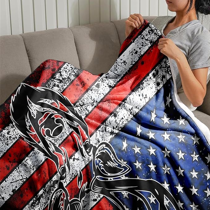 Deer Hunting Throw Blanket for Couch Sofa Bed, Rustic Wildlife Decor, Unique Gift for Hunters and Men, Man Cave Cabin Lodge, Country Home, Cozy All Season Comfort, 50'' x 60''