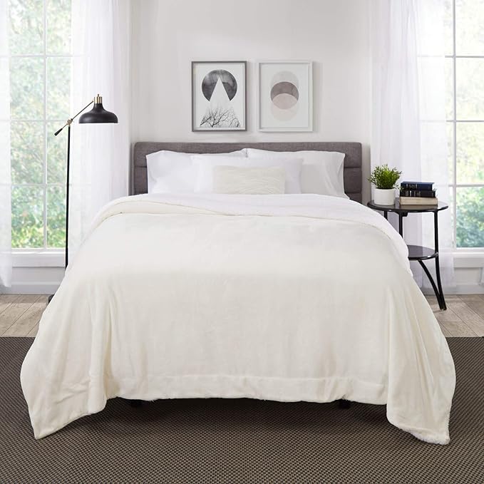 Genteele Sherpa Throw Blanket Super Soft Reversible Ultra Luxurious Plush Blanket, 90 x 90 inches, Ivory/White