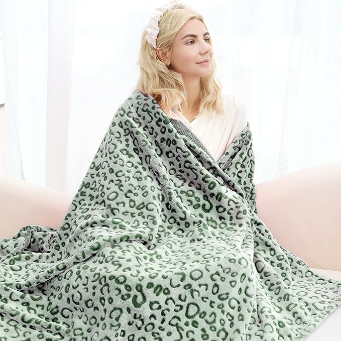 Green Fleece Throw Blanket for Couch Sofa Bed, Soft Cozy Plush Leopard Cheetah Print Spring Blankets, Lightweight Green Spring Home Decor Gifts for Adults, Women, Girls