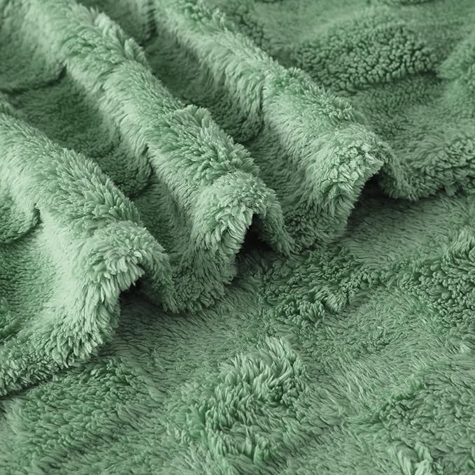 Sage Green Fleece Throw Blanket 60”×80” for Couch Sofa Bed,Super Soft Cozy Plush Microfiber Flannel Blanket with 3D Checkered Design Lightweight for Adults,Woman,Girls