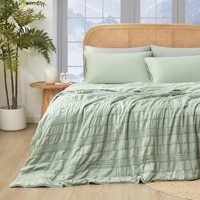 Cozy Bliss Seersucker Cooling Comforter Queen Size, Q-Max 0.45 Reversible Lightweight Cooling Blanket, Breathable Silk Smooth Summer Bedding Quilt for Hot Sleepers Night Sweats Sage Green