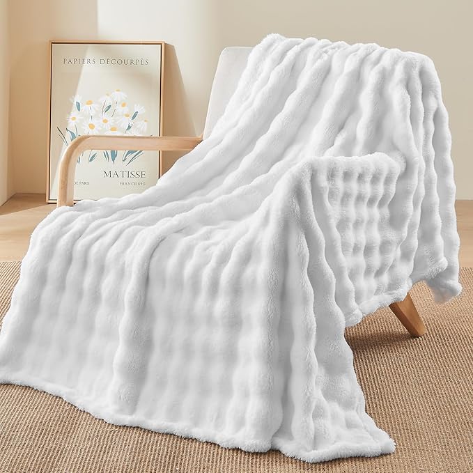 NEWCOSPLAY Throw Blanket for Couch White Super Soft Flannel Fleece 3D Bubble Lightweight Bed Blanket All Season Use (White, Throw(50"x60"))