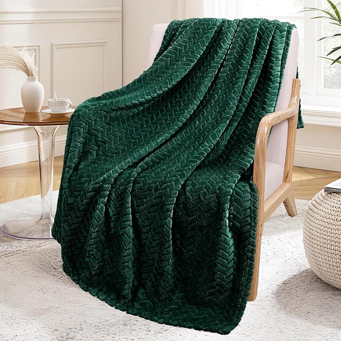 Exclusivo Mezcla Fleece Throw Blanket for Couch and Bed, 50x70 Inches Soft Cozy Jacquard Flannel Blankets, Lightweight Fuzzy Plush Warm Throws for Women, Forest Green