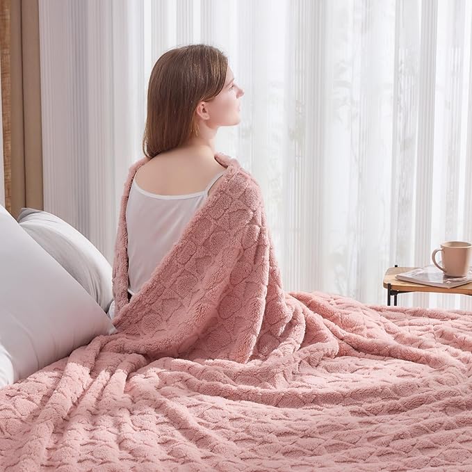 NEWCOSPLAY Super Soft King Blanket Dusty Pink Love Premium Silky Flannel Fleece 3D Heart Checkered Lightweight Bed Blanket All Season Use (Dusty Pink Love, King(90"x110"))