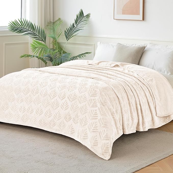 Exclusivo Mezcla Fleece Throw Blanket for Couch, Super Soft and Cozy Blankets All Season Use, Leaves Pattern, Plush Fuzzy Lightweight, Ivory, 50x60 Inch