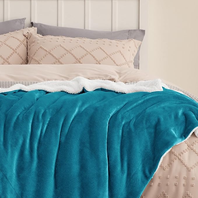 Bedsure GentleSoft Sherpa Fleece Throw Blanket for Couch, Non-Heated, Thick and Warm Throw for Women and Men, Soft Fuzzy Plush Blanket for Winter, Teal, 50x60 Inches