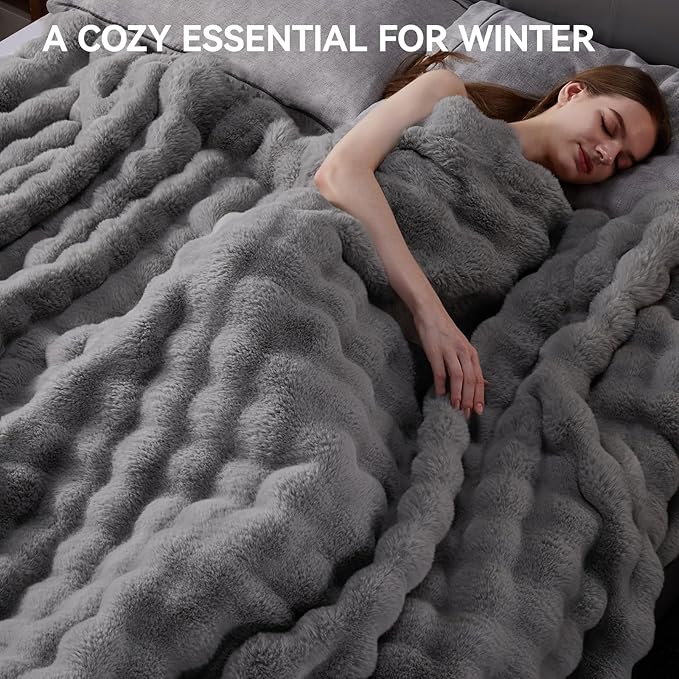 Faux Fur Throw Blanket, 1000GSM Fluffy Soft Bubble Blanket for Couch Bed, Cozy Plush Warm and Thick Blanket, Fuzzy Rabbit Throw for Living Room Bedroom 50''*60'' Light Grey