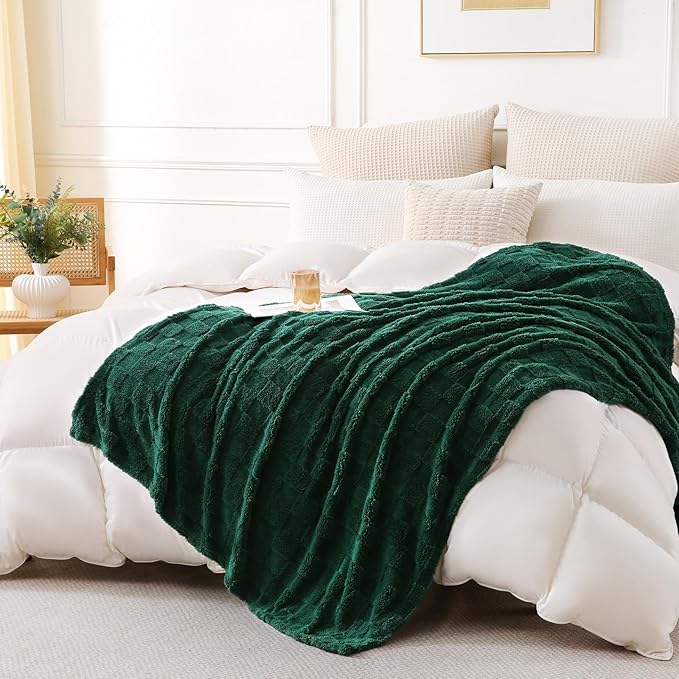 Green Fleece Throw Blanket 60”×80” for Couch Sofa Bed,Super Soft Cozy Plush Microfiber Flannel Blanket with 3D Checkered Design Lightweight for Adults,Woman,Girls