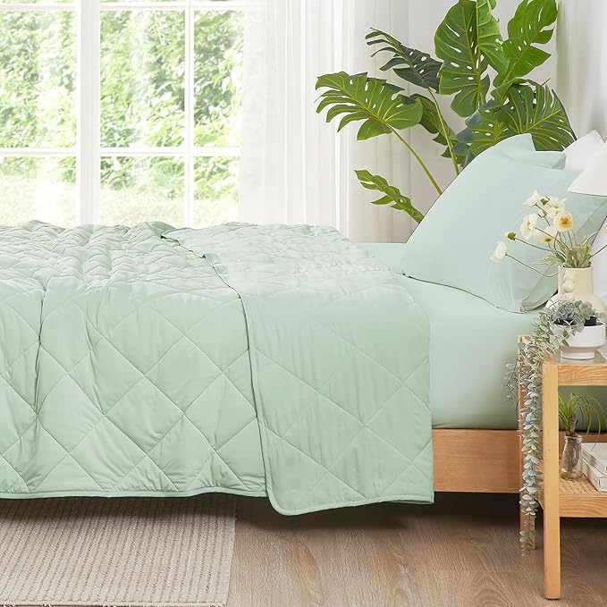 Cozy Bliss Cooling Blanket for Hot Sleepers Queen Size, Q-Max 0.45 Cooling Comfort, Cold Blankets for Night Sweats Sleeping, Ultra-Cool Lightweight Breathable Summer Blanket for Bed, Mint Green