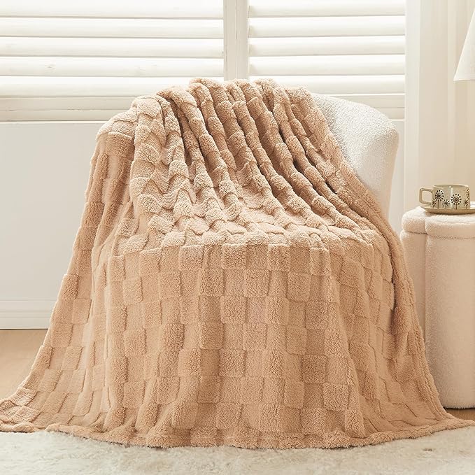 NEWCOSPLAY Super Soft Throw Blanket Brown Premium Silky Flannel Fleece 3D Checkered Lightweight Bed Blanket All Season Use (Brown Checkered, Throw(50"x70"))